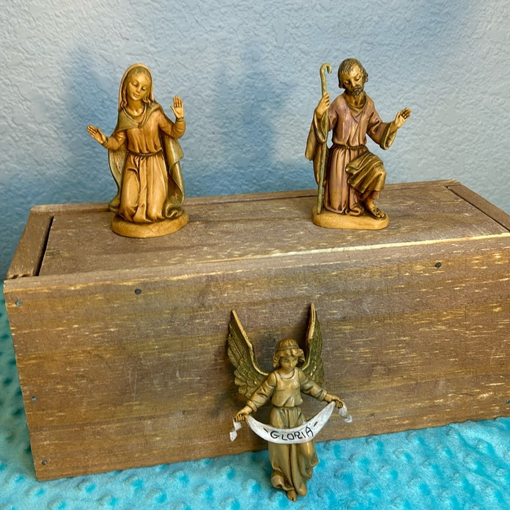Depose Italy vintage nativity figures